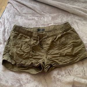 Jessica Simpson elastic shorts